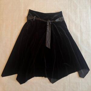 🚚 Moving sale 🚚 Handkerchief Hem Velvet Skirt